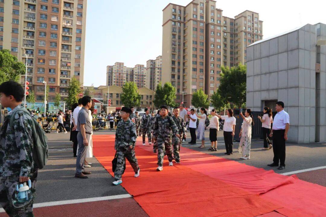 破晓启新程逐浪向未来——濮阳市开德中学2025年秋季“开学第